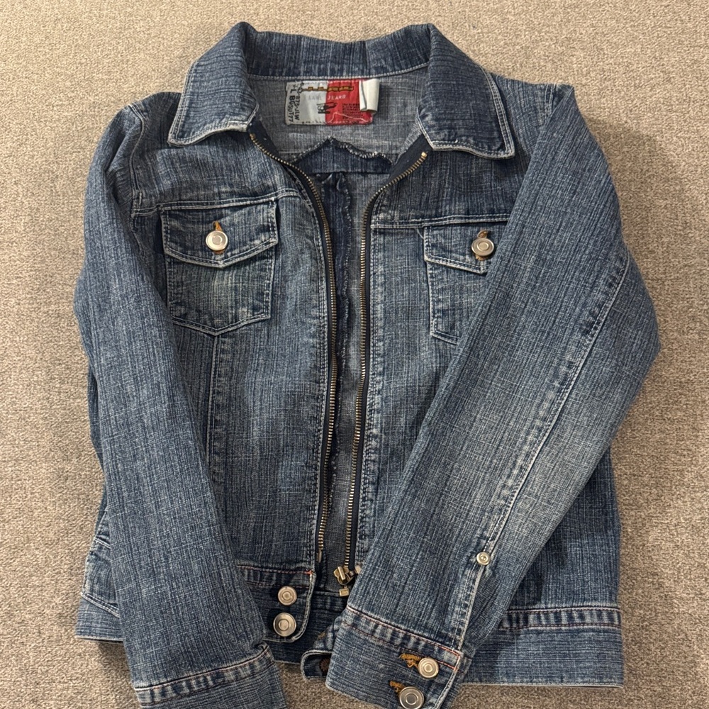 5/$15- Denim Jacket with Button Details